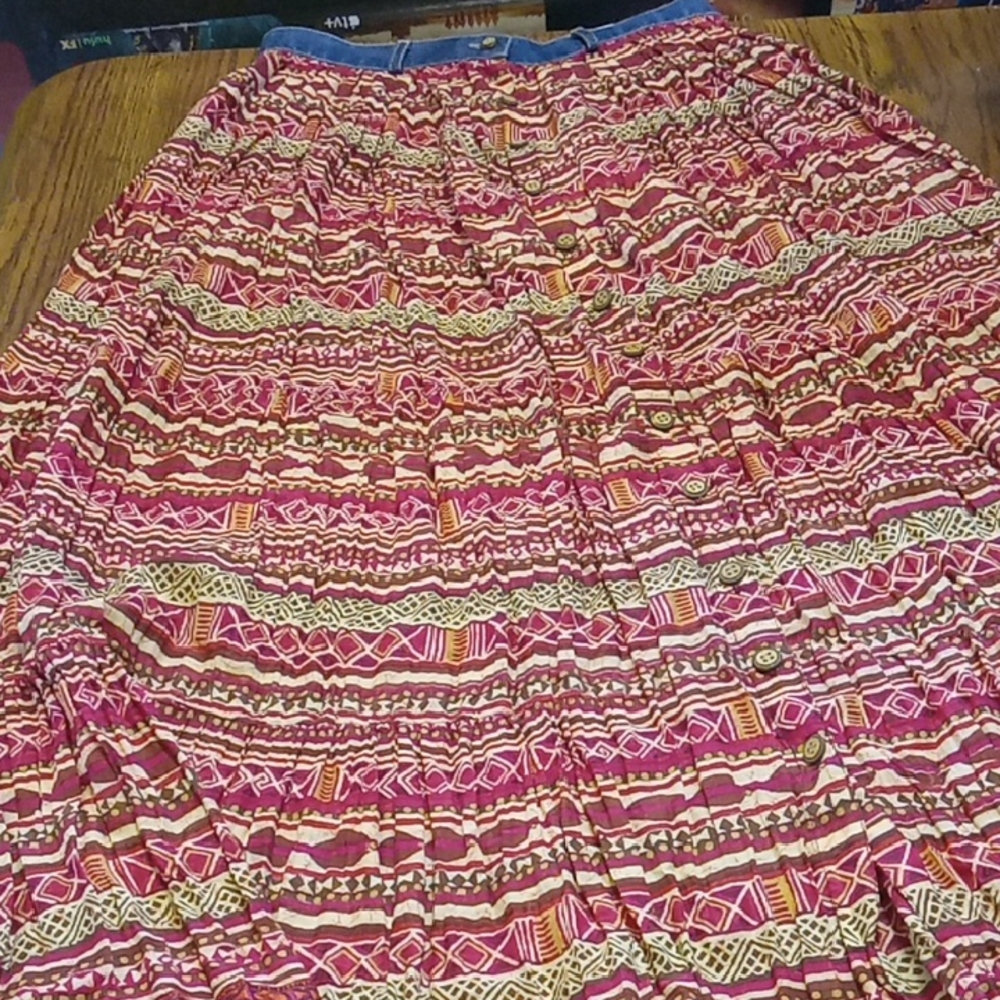 NWT St. John's Bay Women's Sz 8 Red Pink Brown Tan Patterned A-Line Skirt